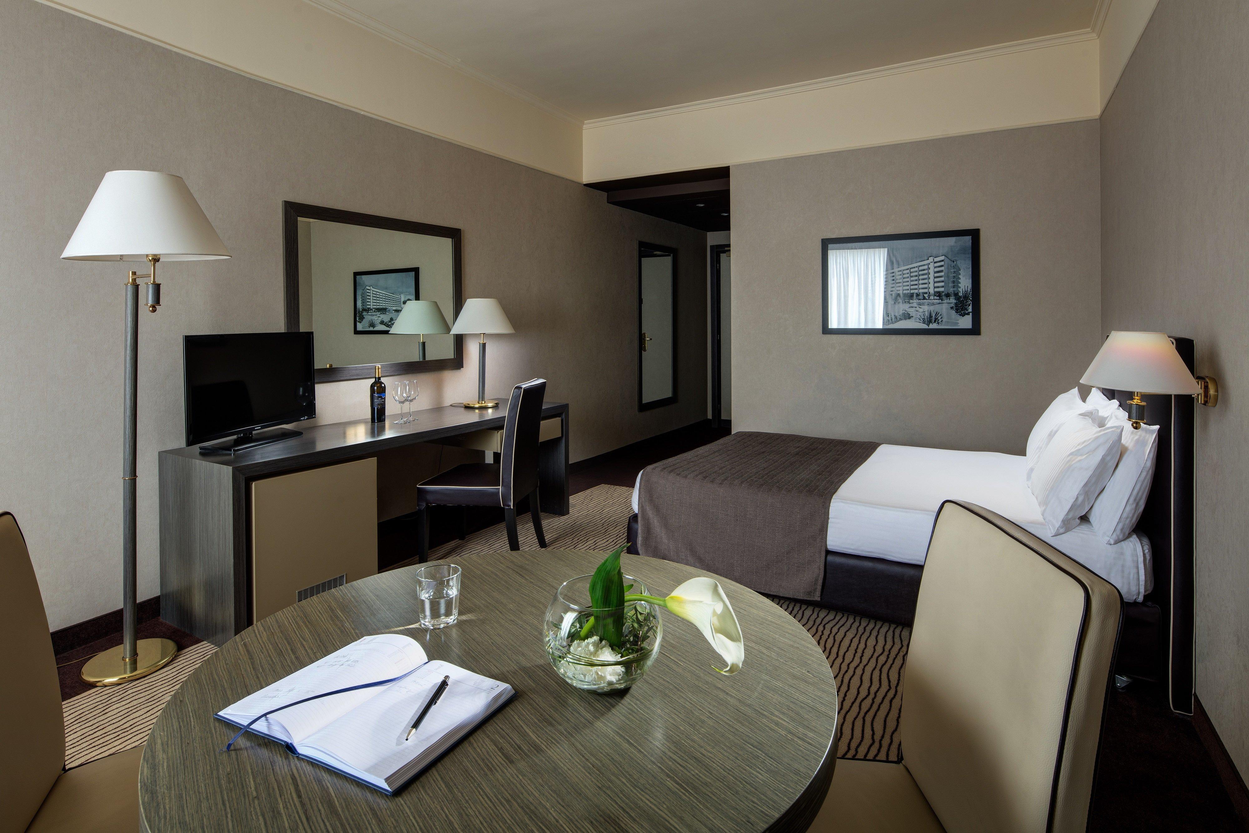 Holiday Inn Rome - Eur Parco Dei Medici By Ihg Екстер'єр фото