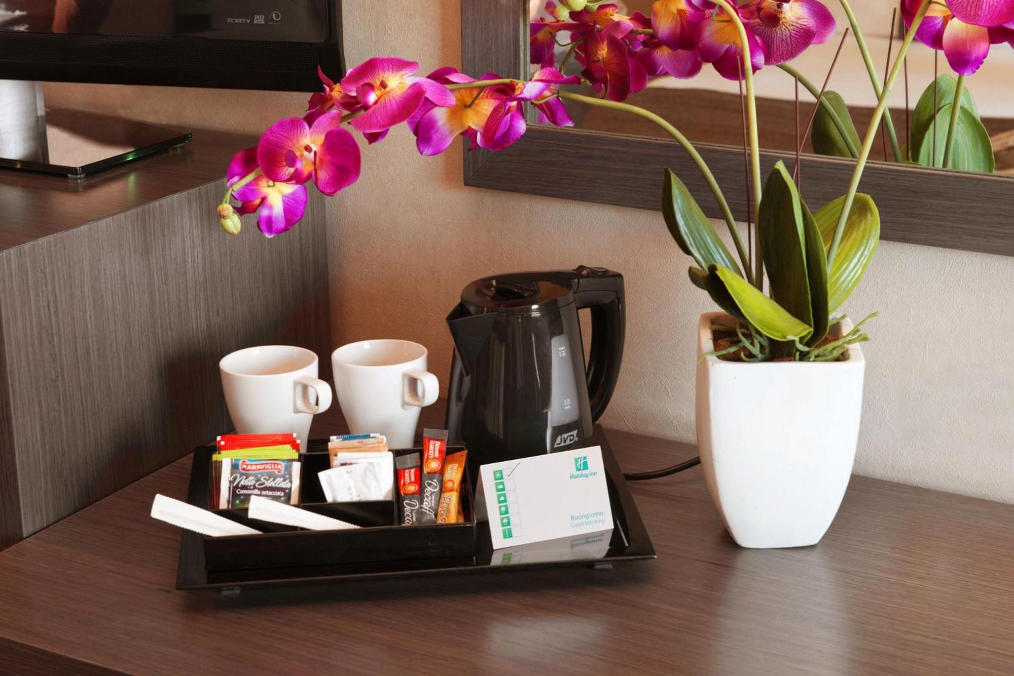 Holiday Inn Rome - Eur Parco Dei Medici By Ihg Екстер'єр фото