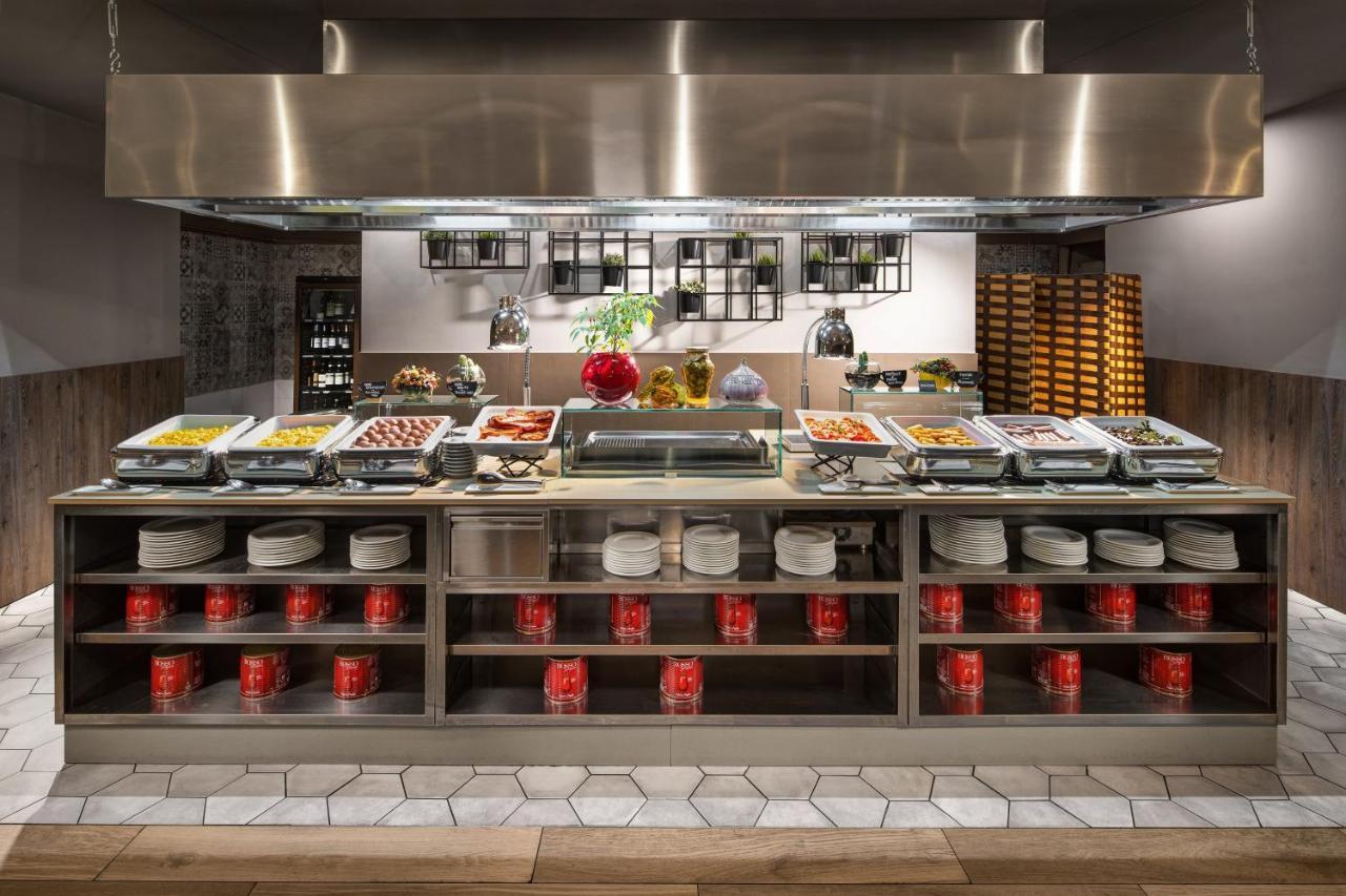 Holiday Inn Rome - Eur Parco Dei Medici By Ihg Екстер'єр фото