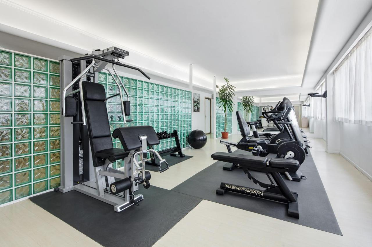 Holiday Inn Rome - Eur Parco Dei Medici By Ihg Екстер'єр фото