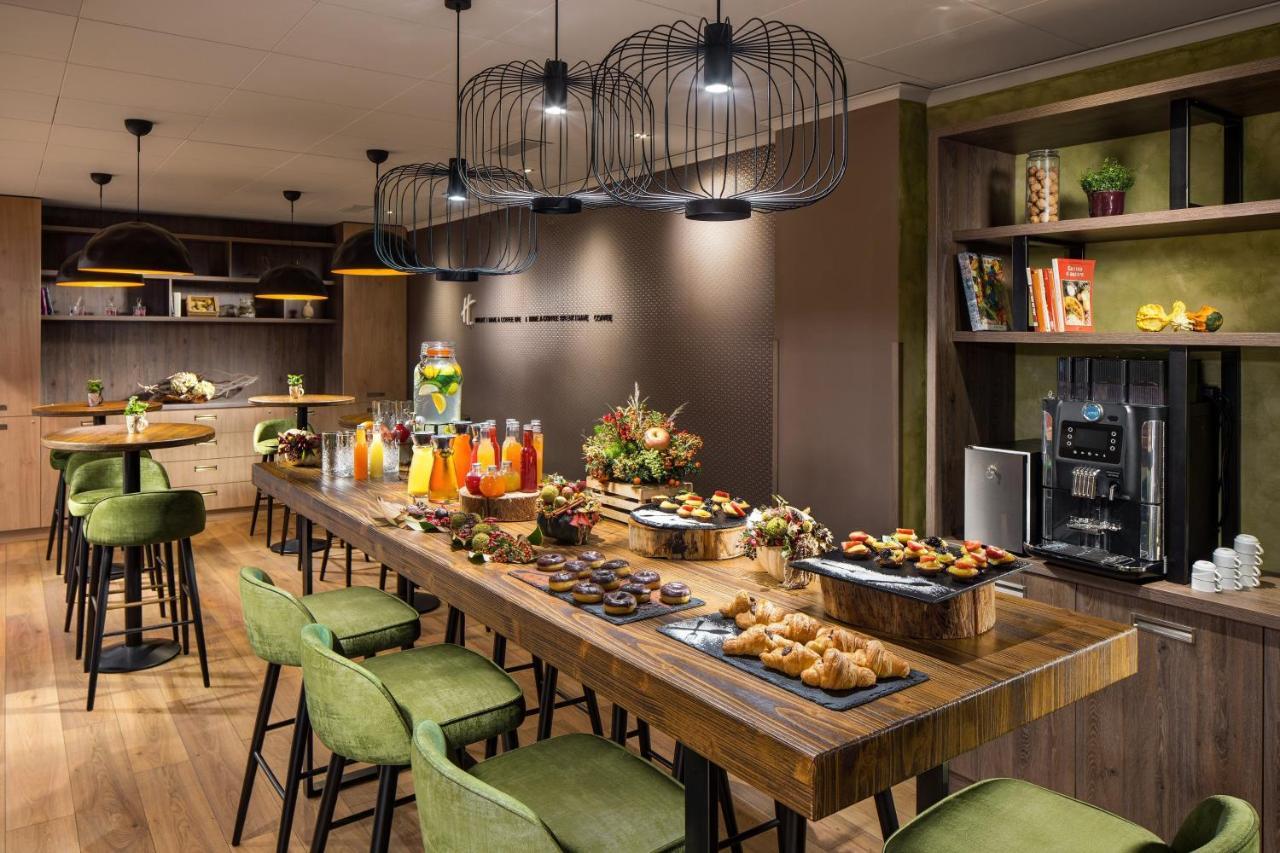 Holiday Inn Rome - Eur Parco Dei Medici By Ihg Екстер'єр фото