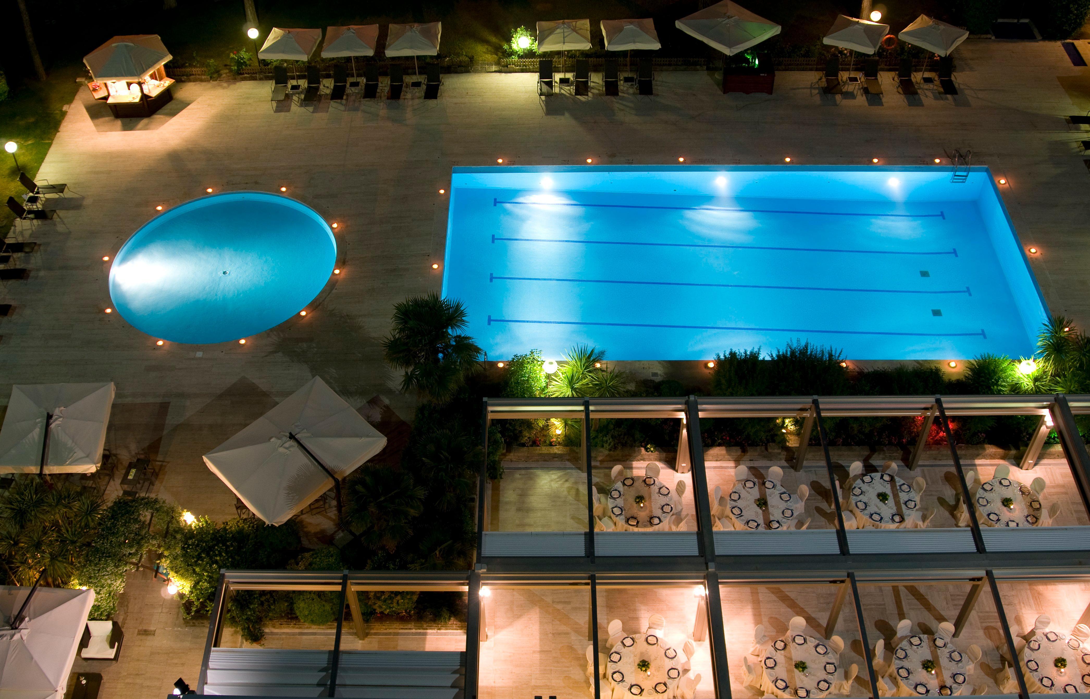 Holiday Inn Rome - Eur Parco Dei Medici By Ihg Екстер'єр фото