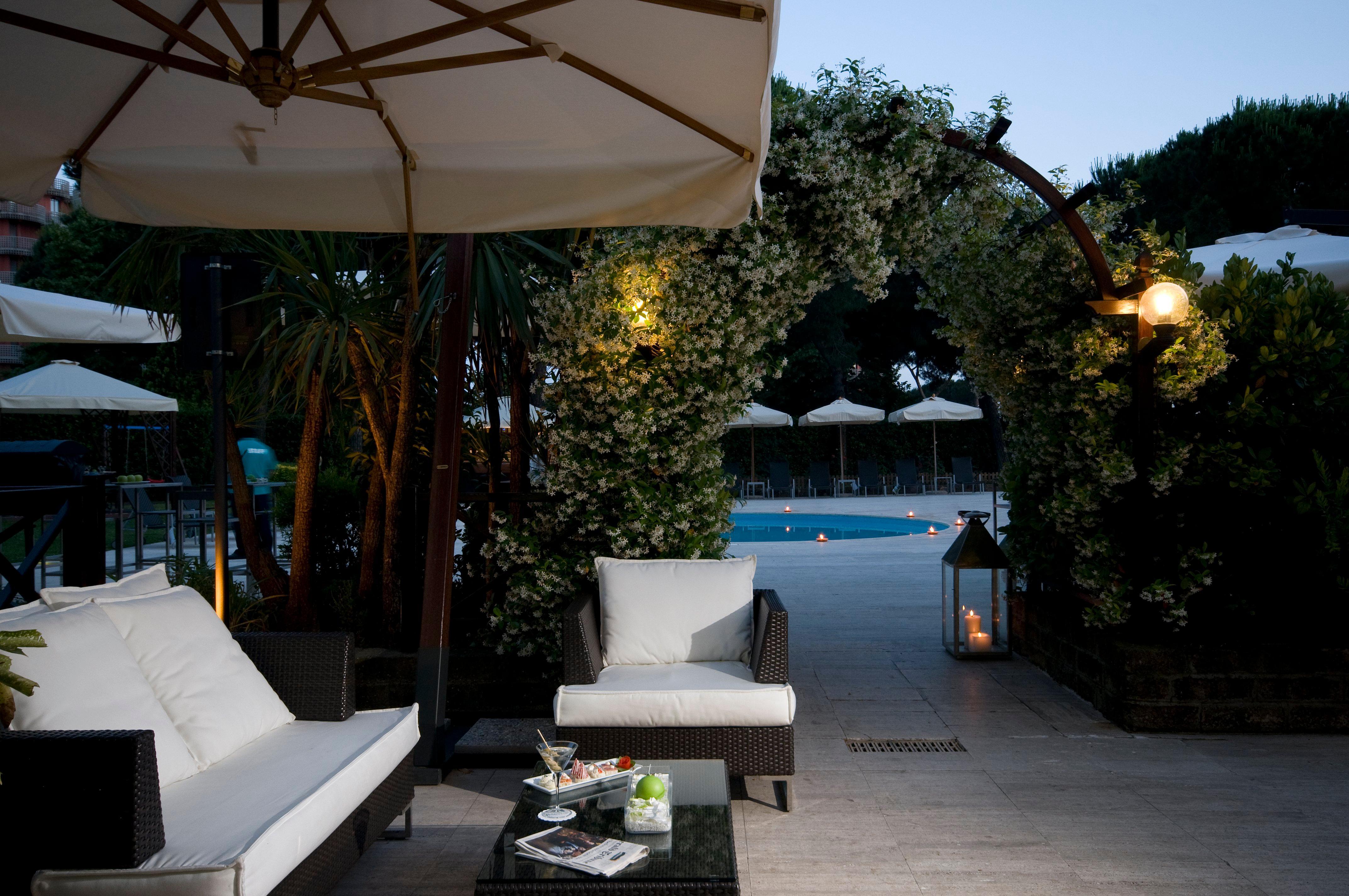 Holiday Inn Rome - Eur Parco Dei Medici By Ihg Екстер'єр фото