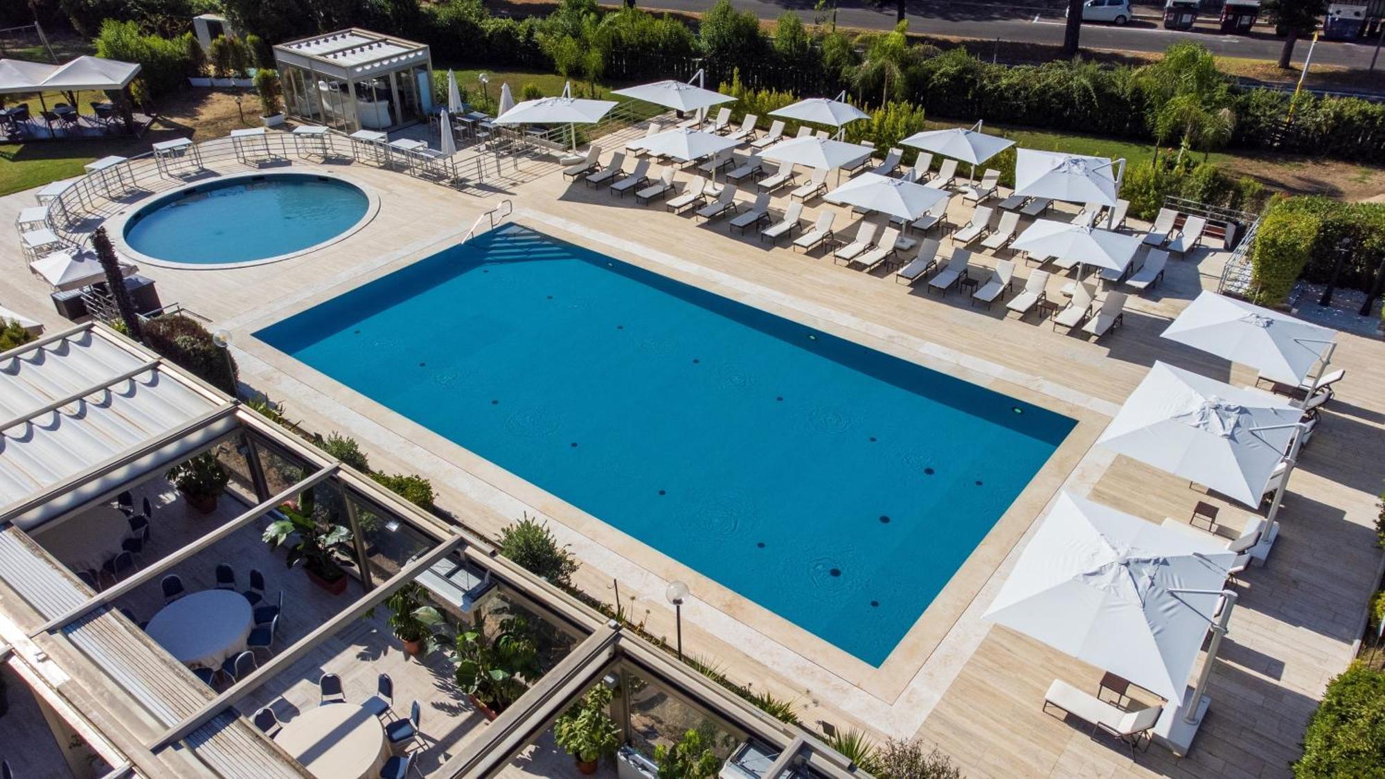 Holiday Inn Rome - Eur Parco Dei Medici By Ihg Екстер'єр фото