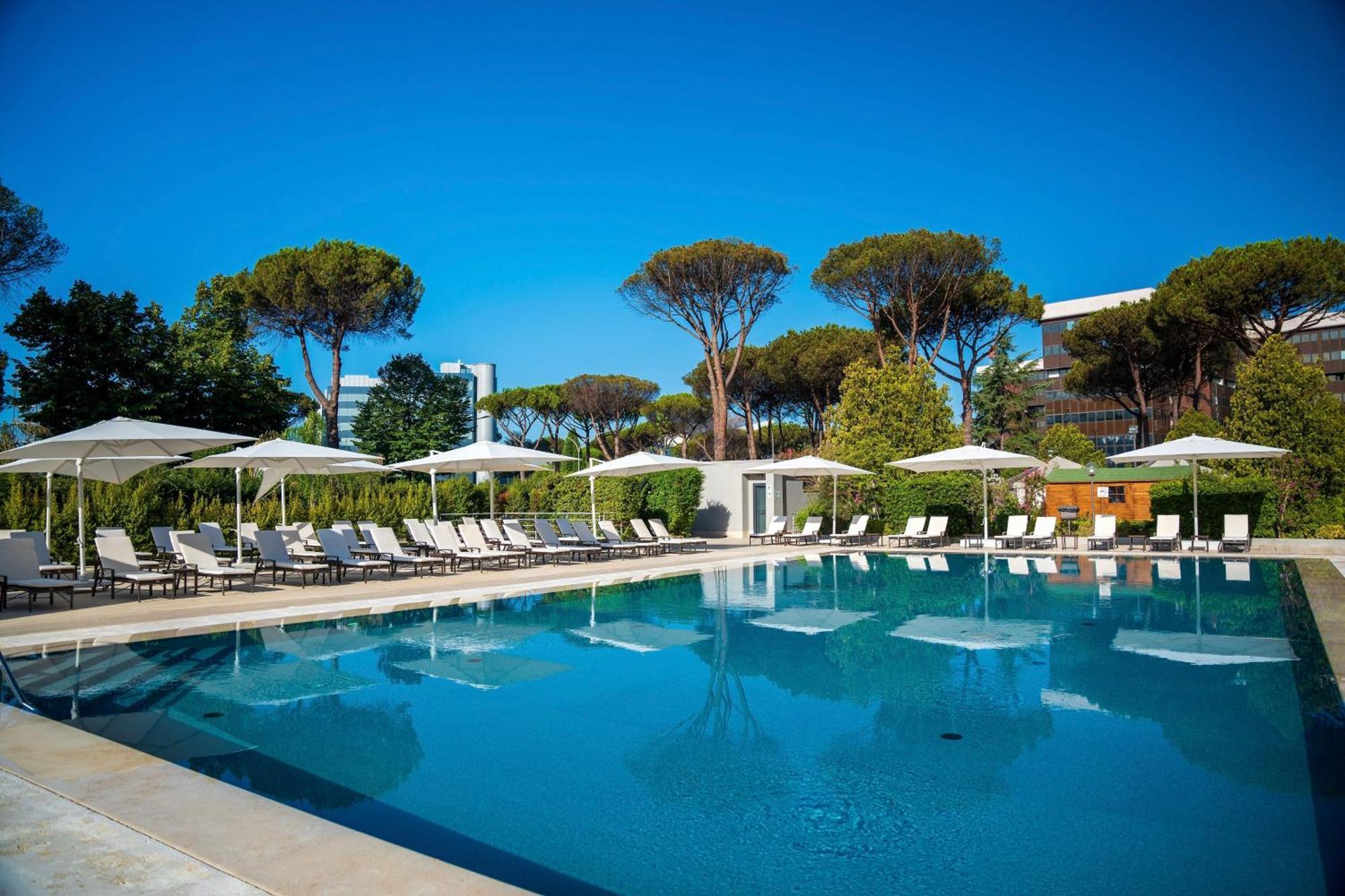 Holiday Inn Rome - Eur Parco Dei Medici By Ihg Екстер'єр фото