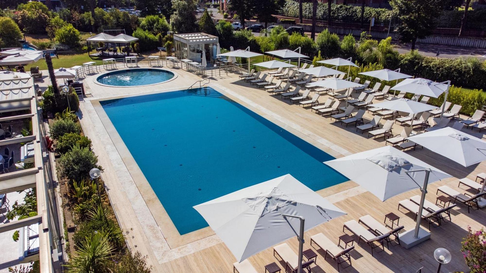Holiday Inn Rome - Eur Parco Dei Medici By Ihg Екстер'єр фото