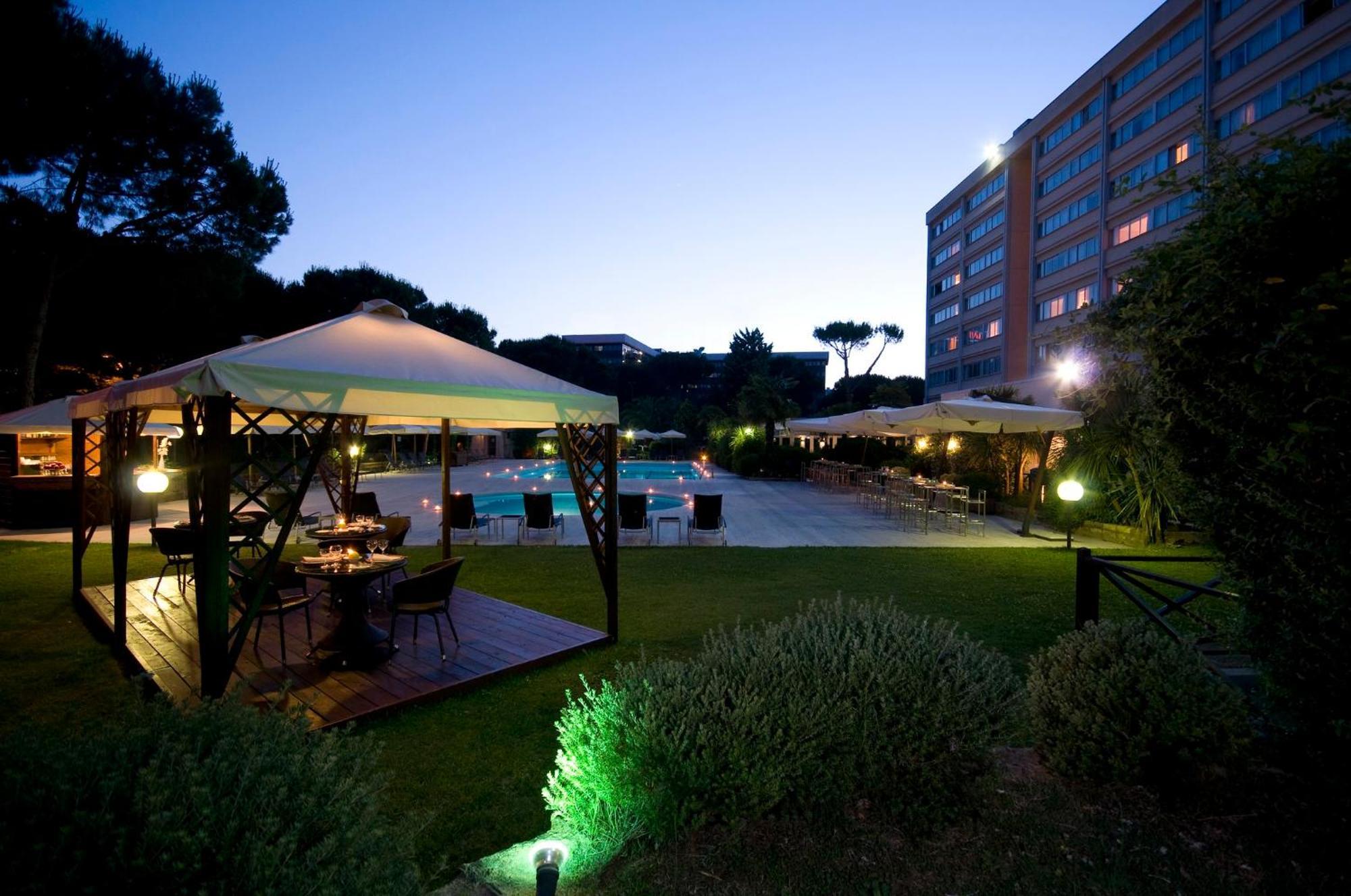 Holiday Inn Rome - Eur Parco Dei Medici By Ihg Екстер'єр фото